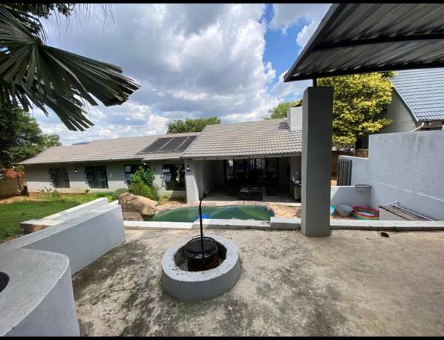 5 BEDROOM PROPERTY TO RENT IN WELTEVREDEN PARK
